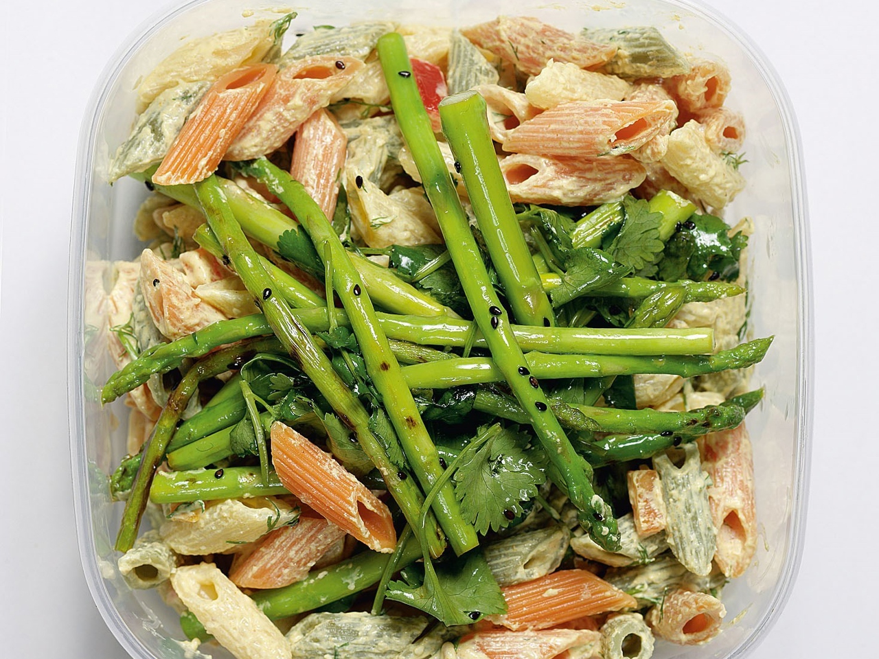 Penne in Sour Cream Curry with Spicy Asparagus