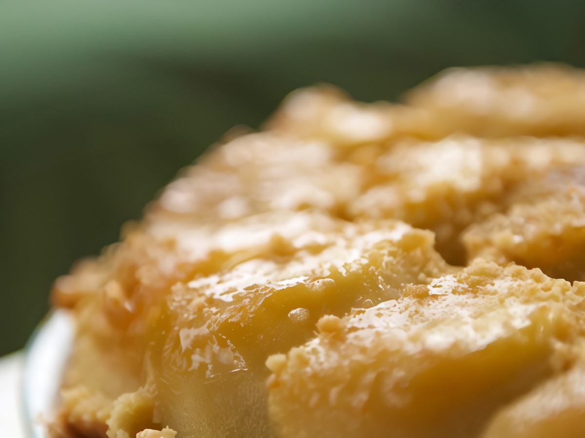 Quince Shortcrust Pie with Caramel