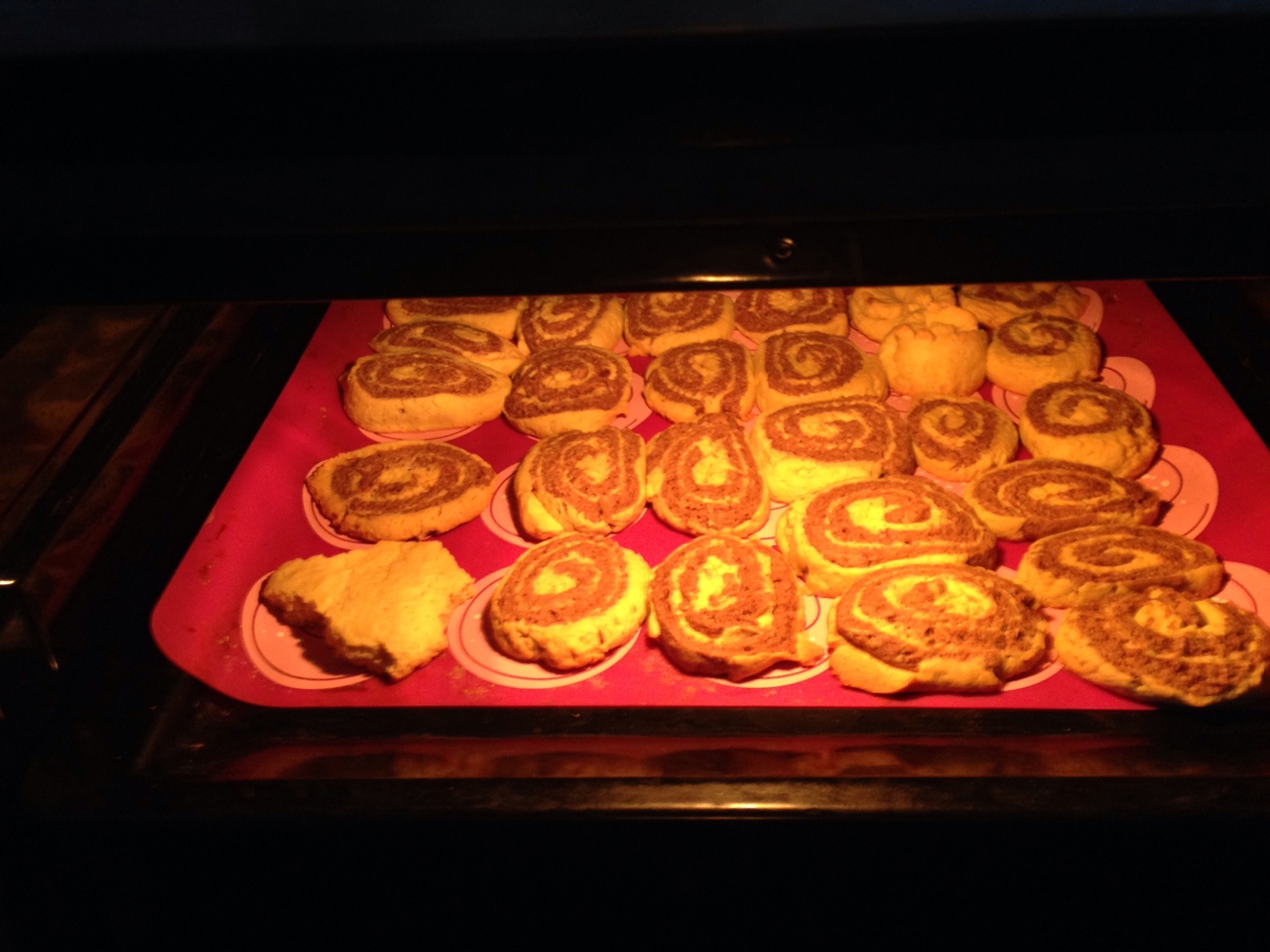 Sandy Chocolate Cookies
