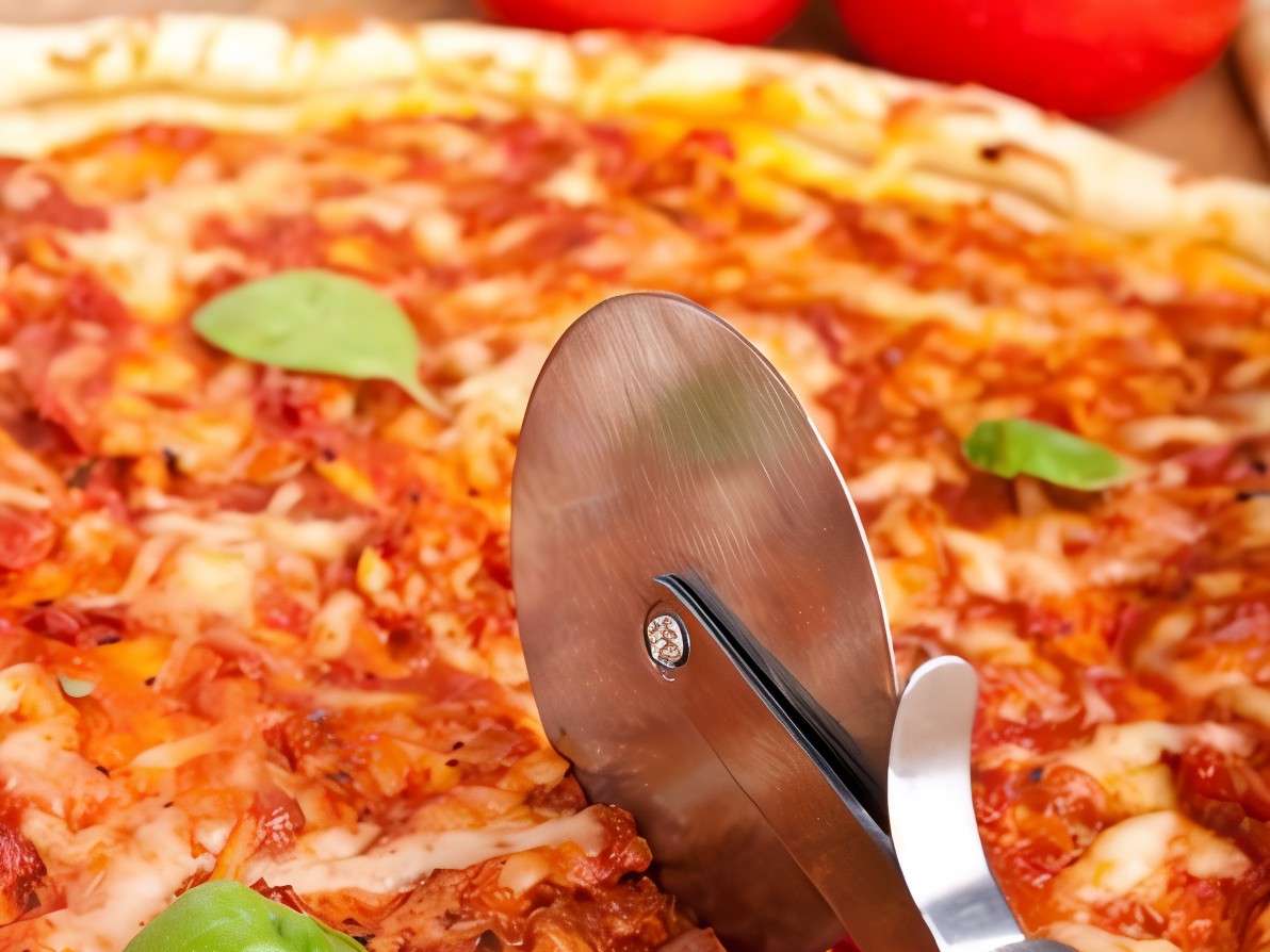 Pizza with Lamb and Tomatoes