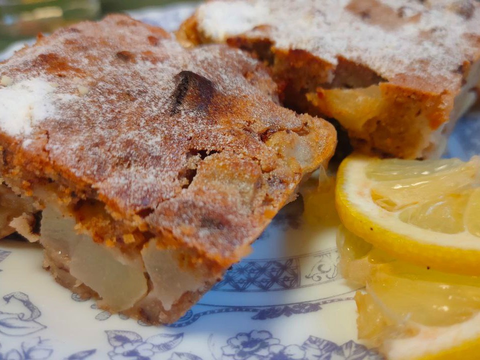 Pear, Nut, and Chocolate Pie
