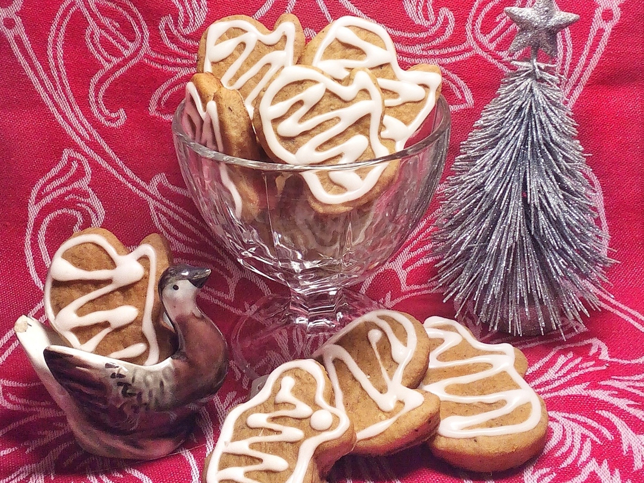 Vegan Spicy Ginger Cookies