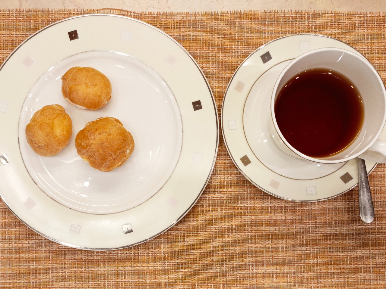 Profiteroles with Cream Cheese Filling