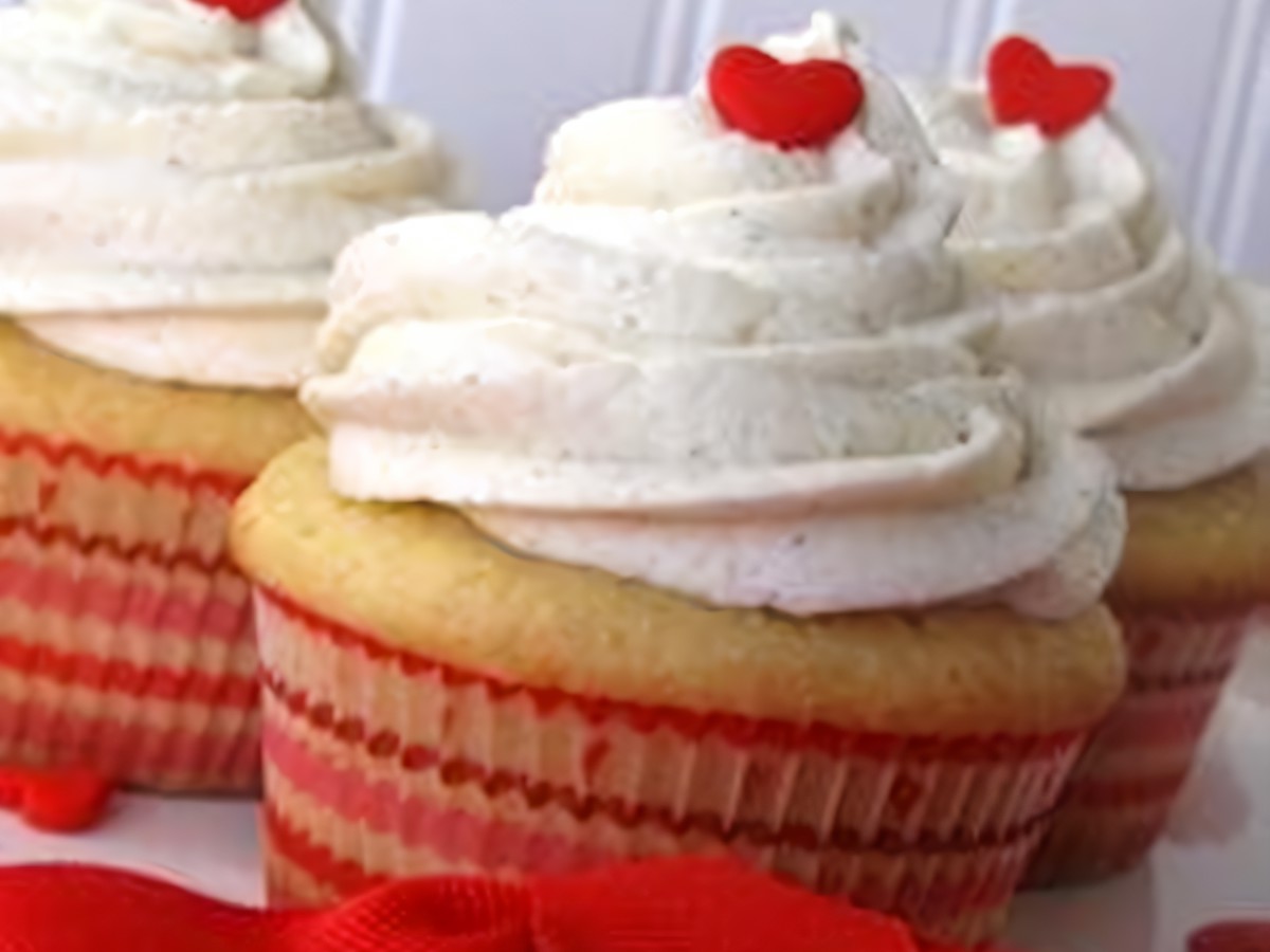 Simple White Cupcakes