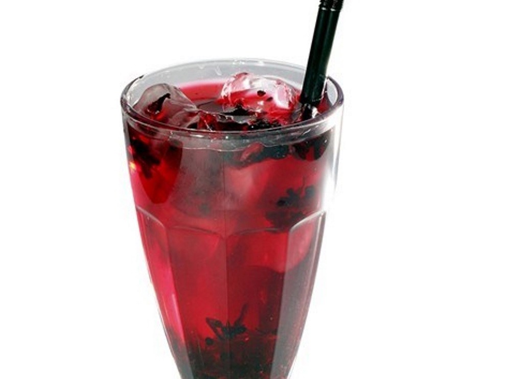 Punch with Currants, Cranberries, Vodka, and Rosé Wine