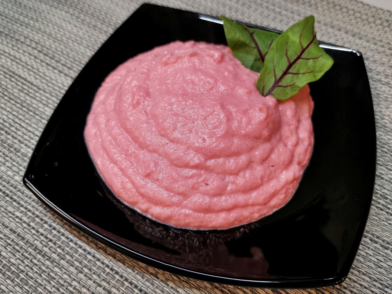 Cauliflower Puree with Beetroot