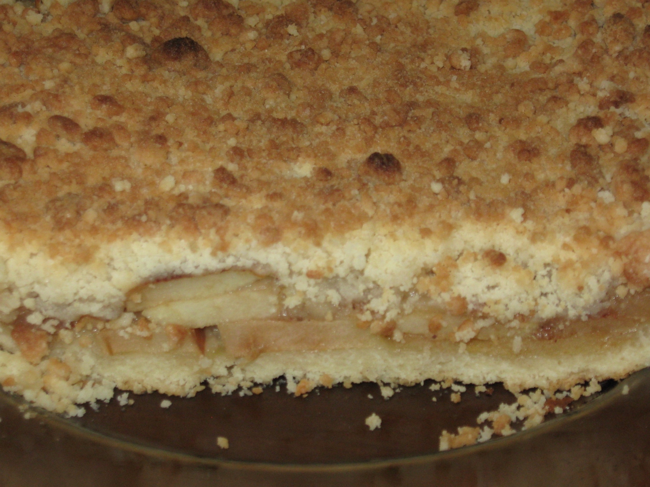 Crumble Apple Pie with Cinnamon