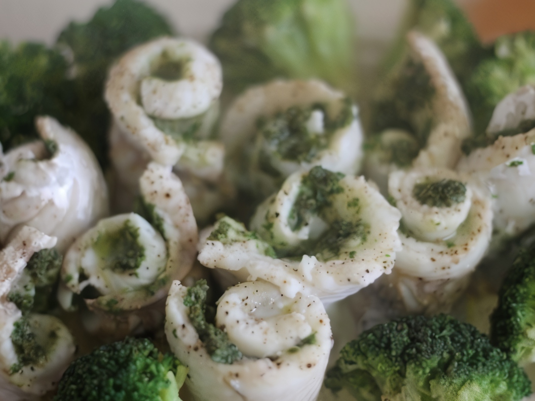 Fish Rolls with Green Sauce
