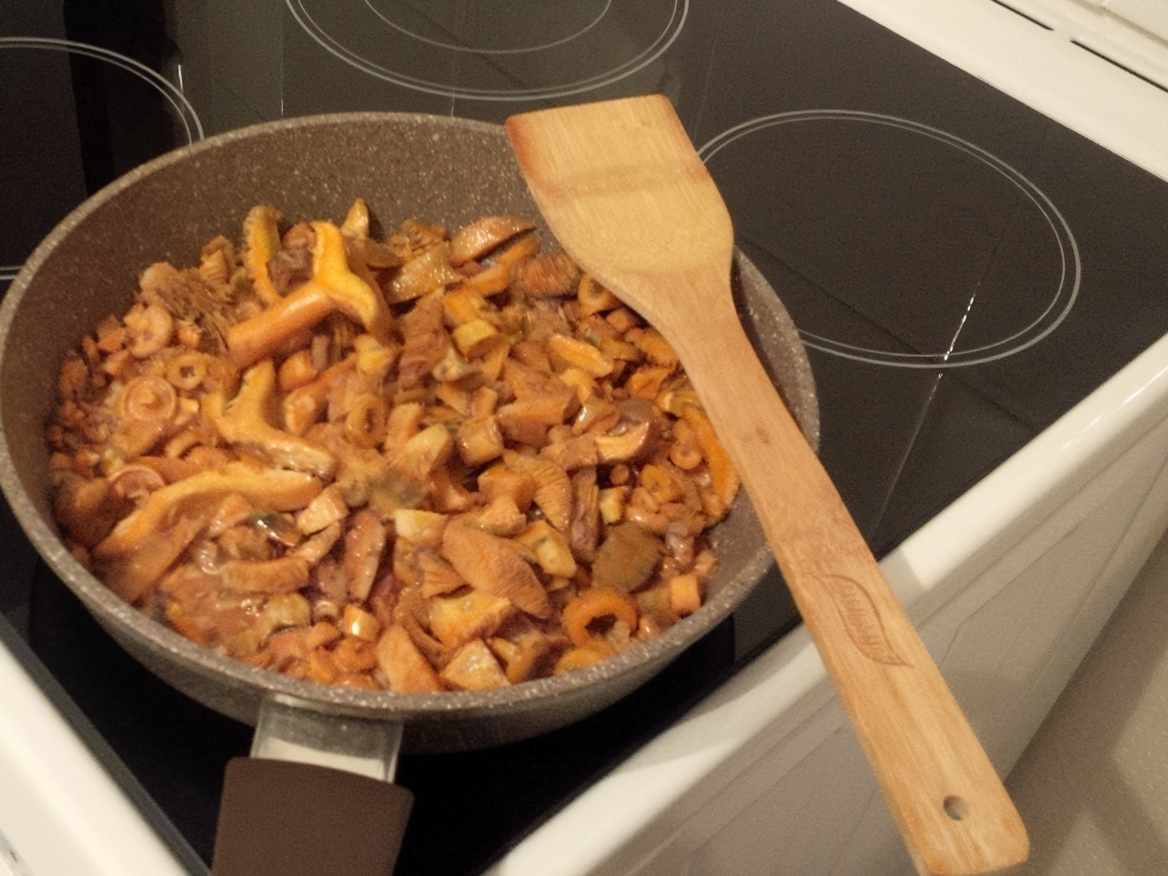 Fried Chanterelles with Sour Cream