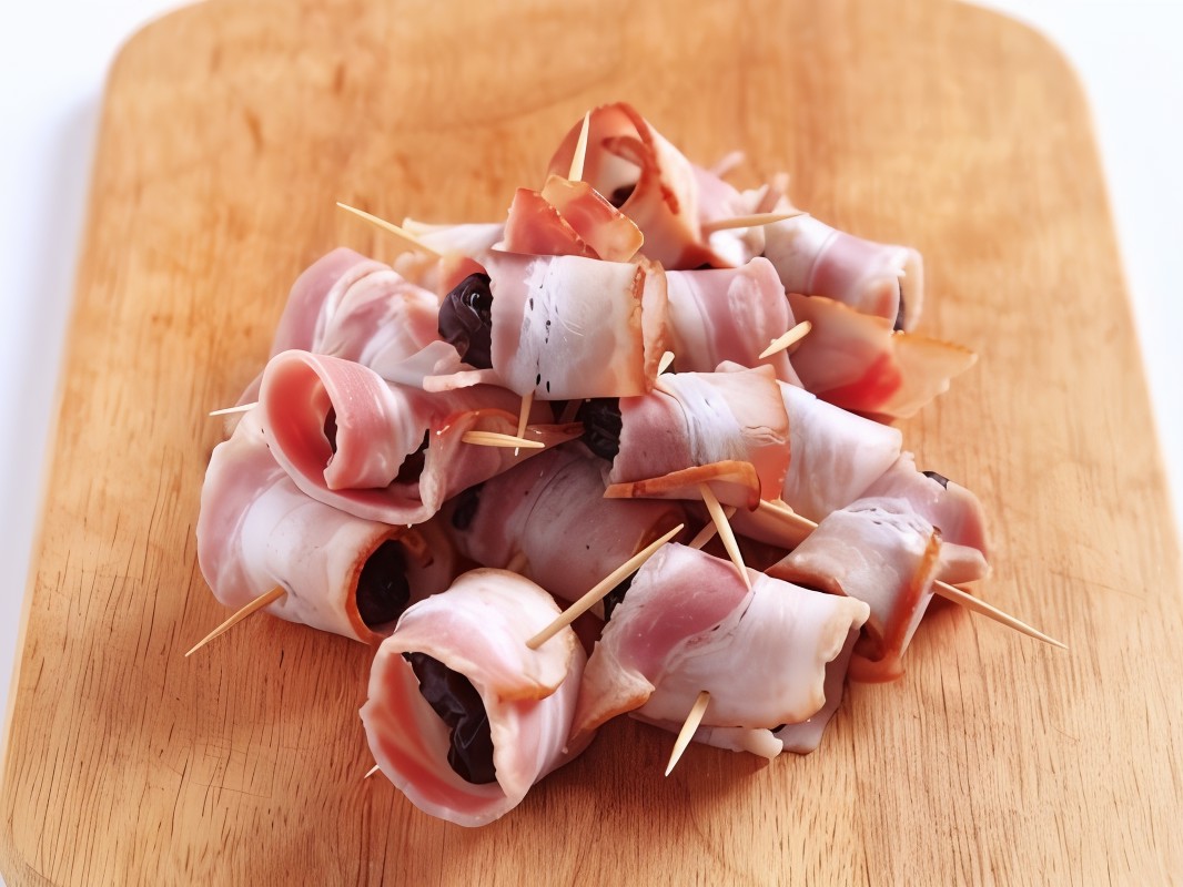 Bacon Rolls with Chicken Liver