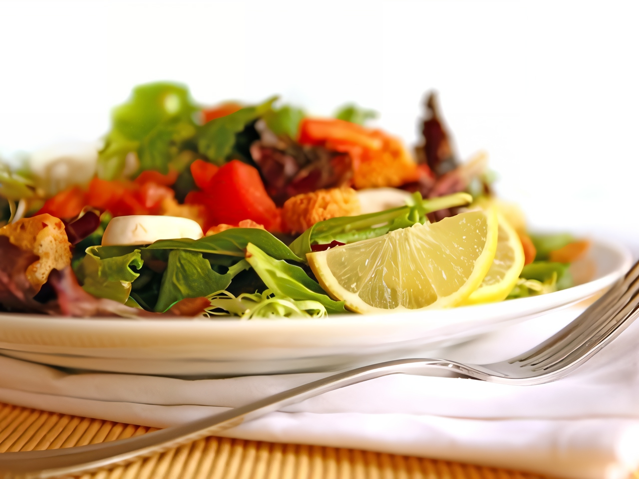 Spinach and Tomato Salad with Lemon