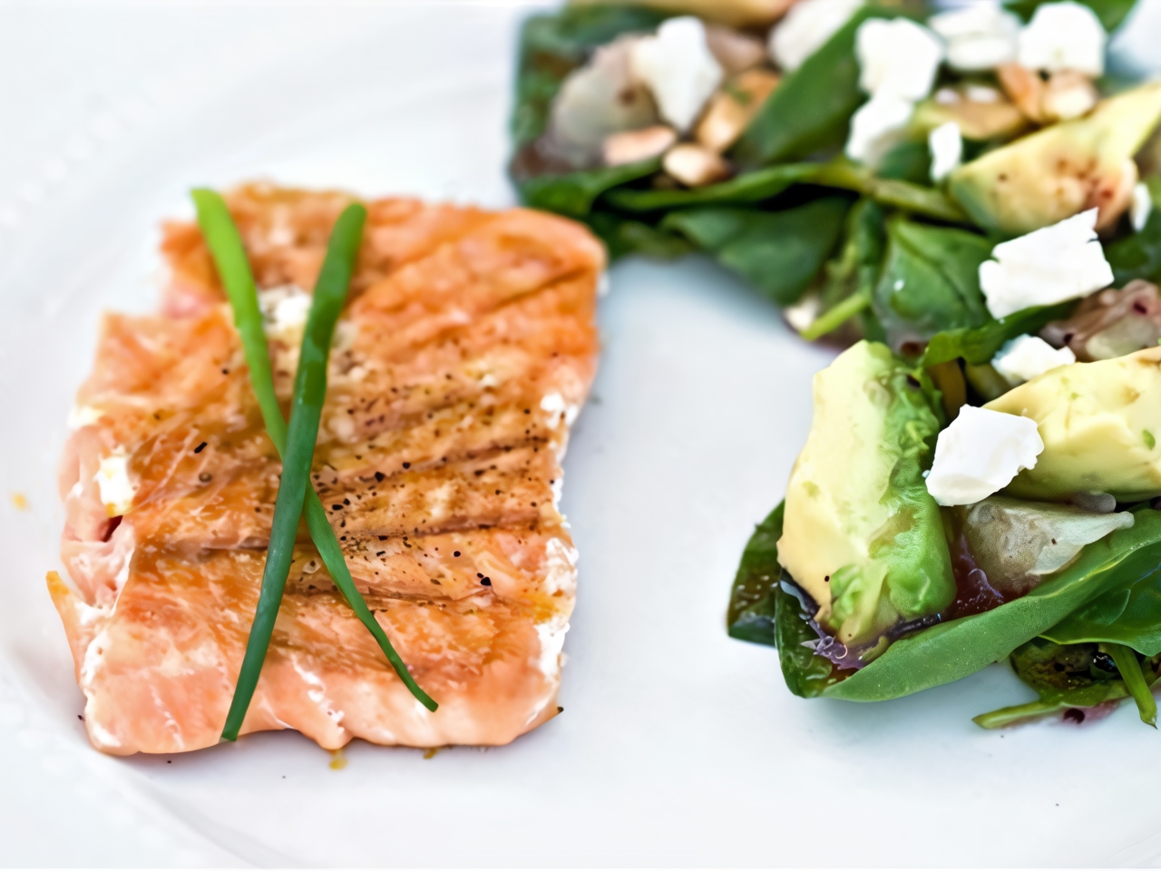 Spinach Salad with Pear and Avocado
