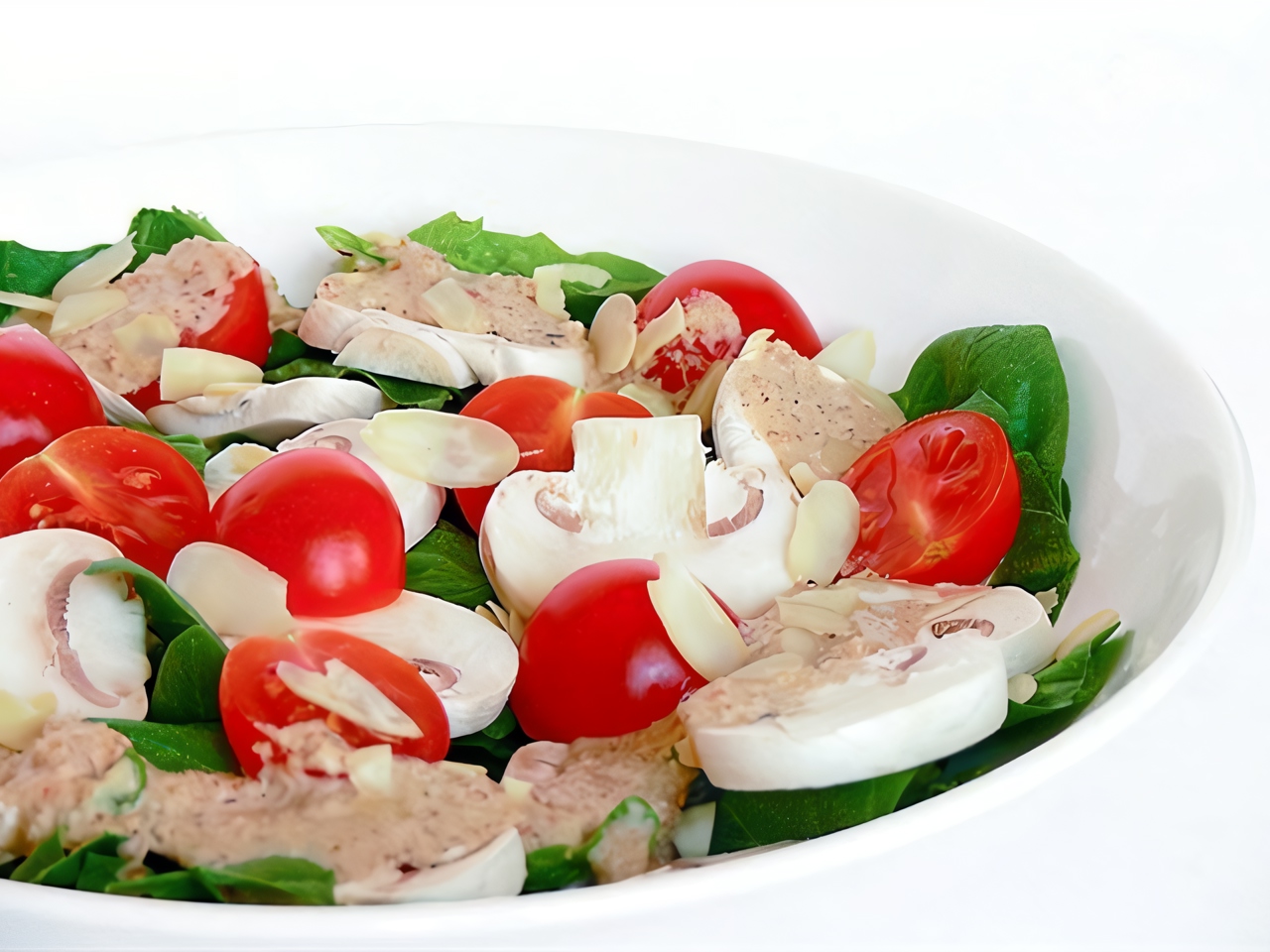 Spinach Salad with Almonds and Tomatoes