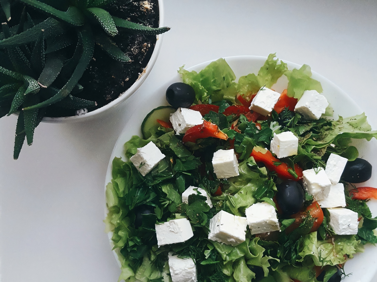 Fresh Vegetable Salad with Feta