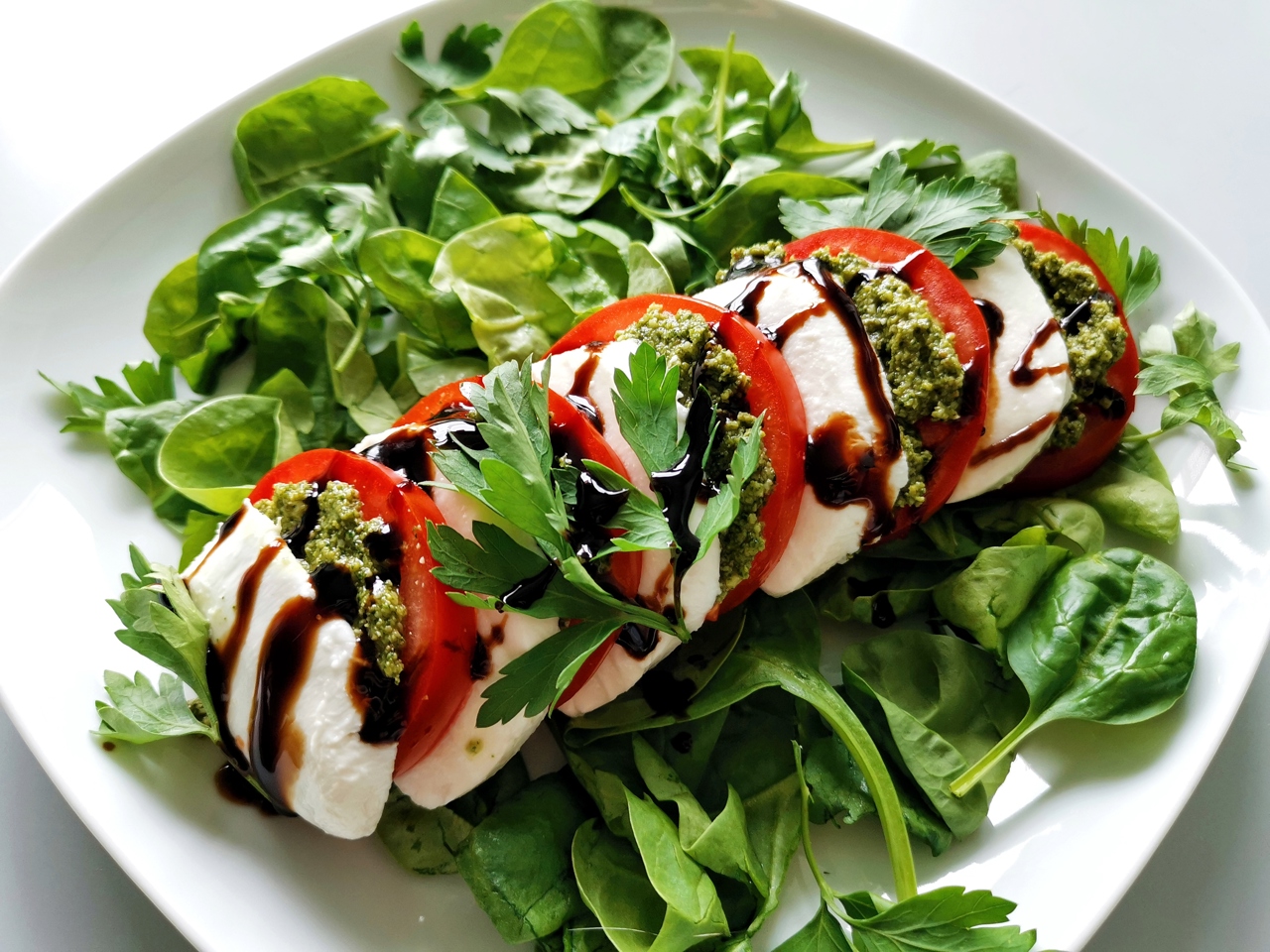 Caprese Salad with Spinach