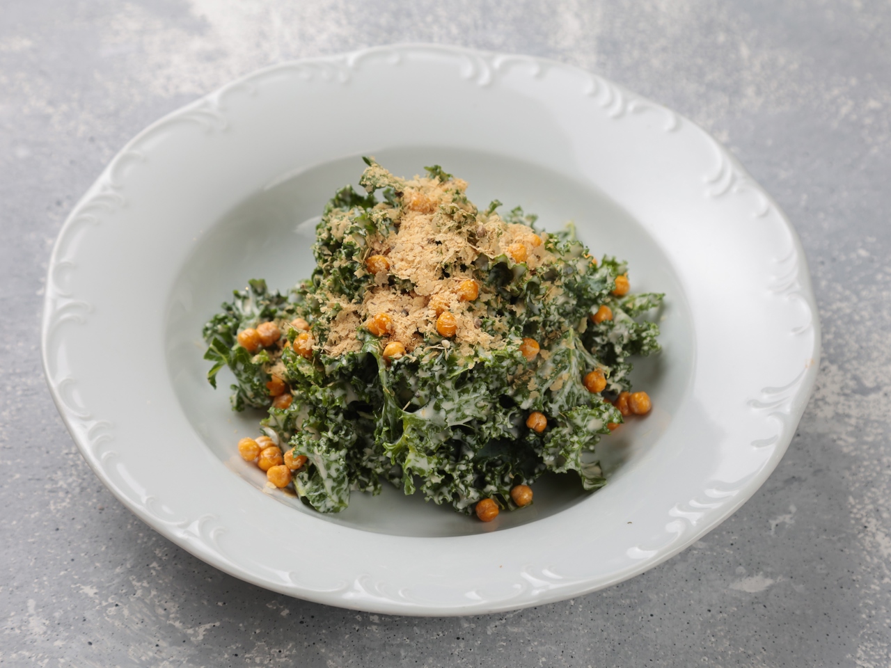 Kale Salad with Smoked Chickpeas and Nutritional Yeast