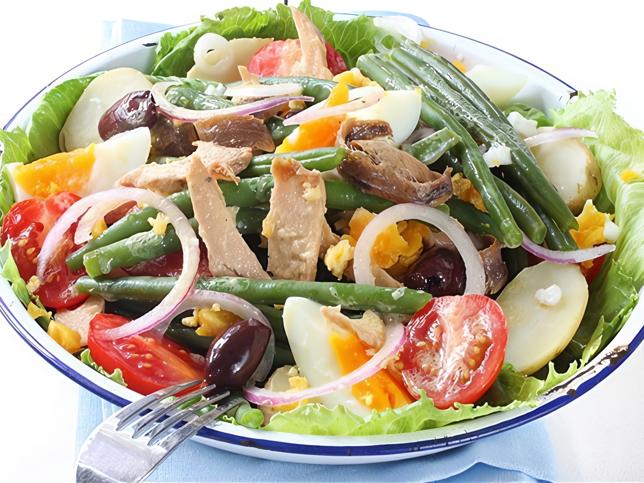 Niçoise Salad with Fresh Tuna, Capers, and Anchovies