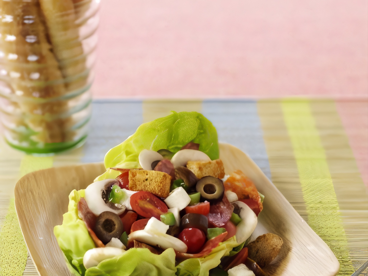 Салат с макаронами, салями и помидорами - Пошаговый рецепт с фото. Салаты. Салаты с колбасой