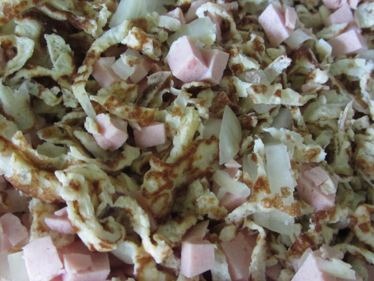 Salad with Egg Pancakes