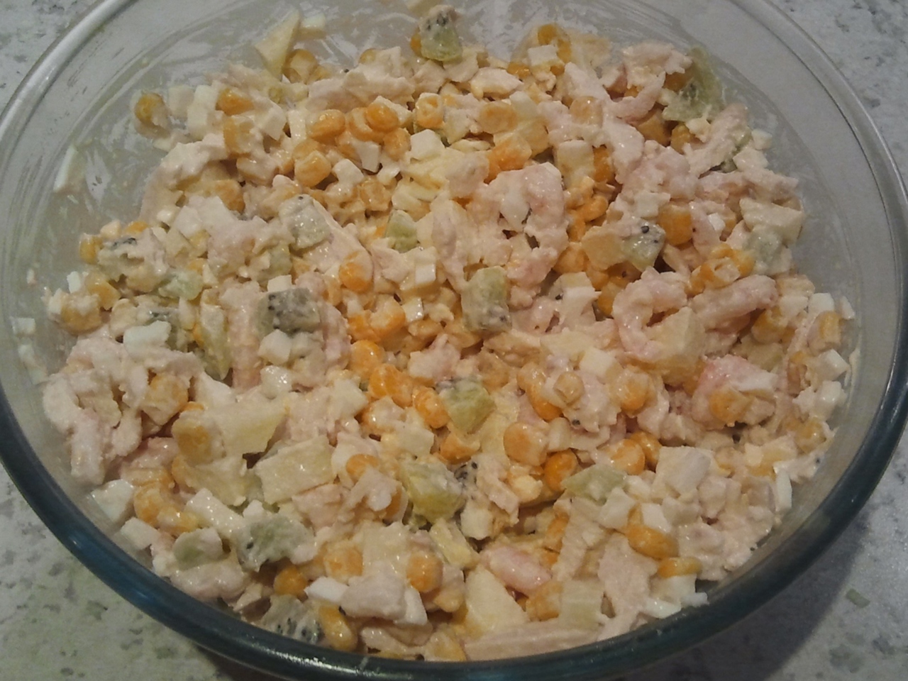Salad with Kiwi and Shrimp
