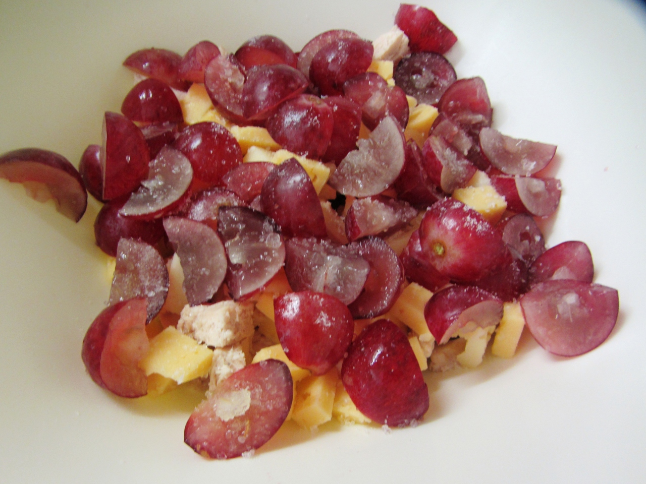 Chicken Salad with Cheese and Grapes