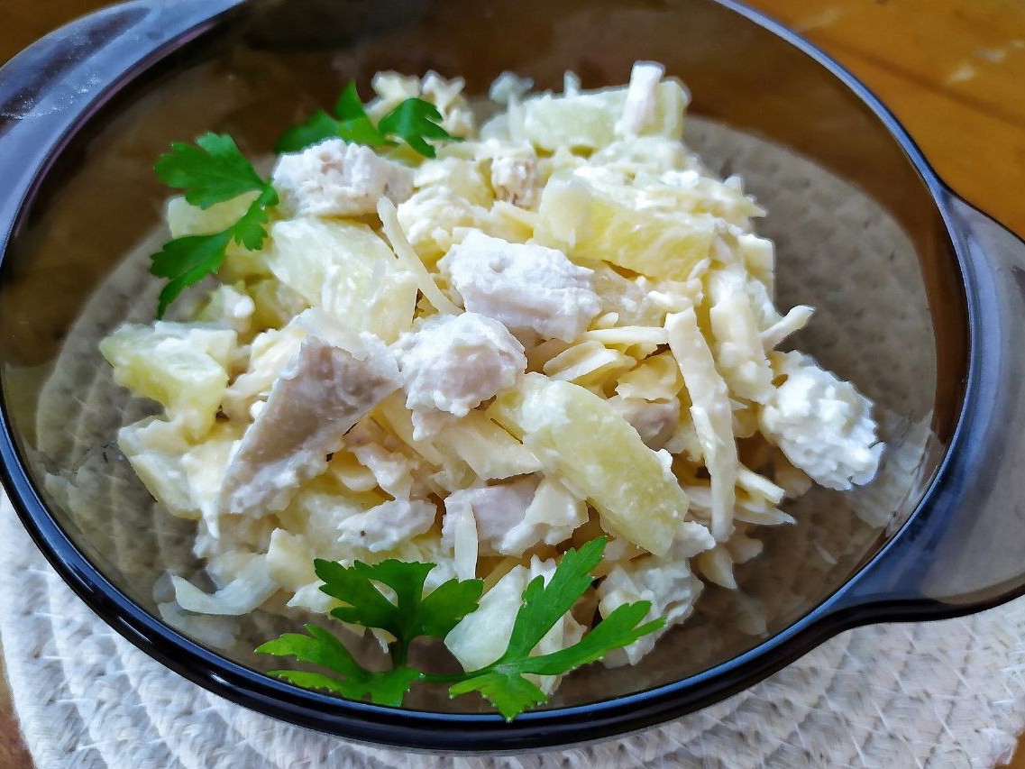 Chicken Salad with Pineapple and Cheese