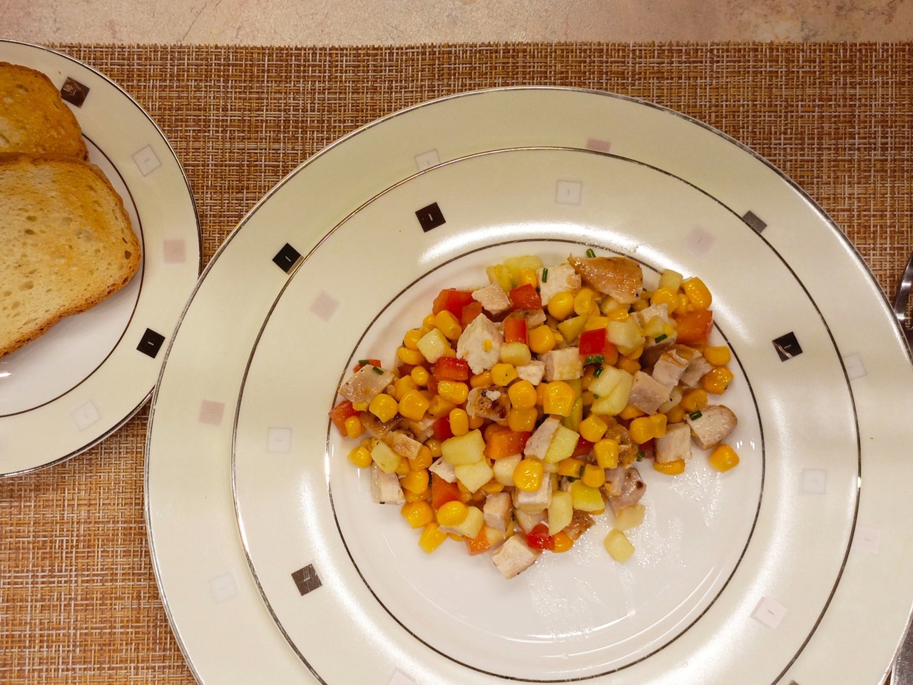Chicken Salad with Corn and Bell Peppers