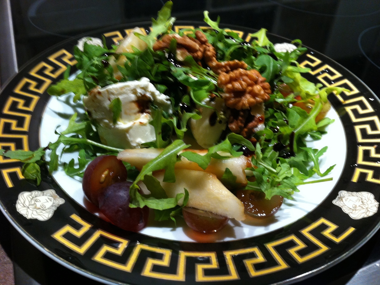 Salad with Soft Cheese and Walnuts