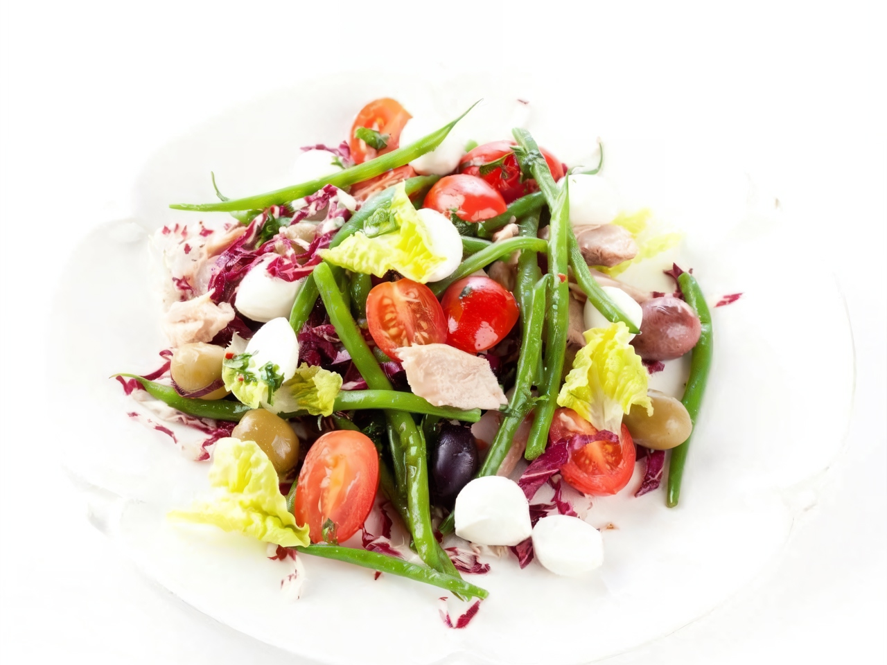 Salad with Mozzarella, Tuna, and Green Beans