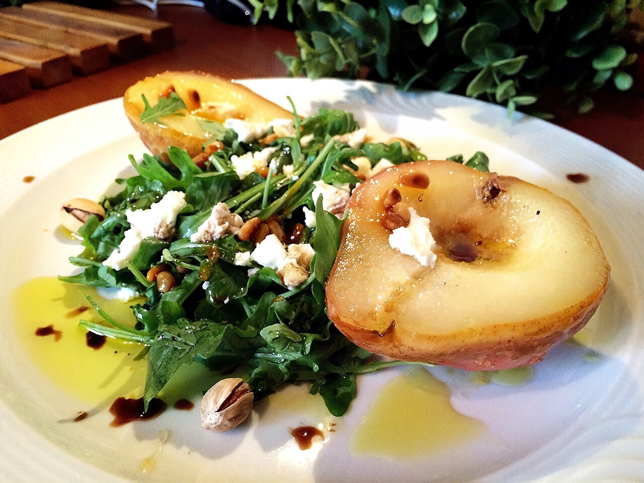 Salad with Young Cheese and Caramelized Pear