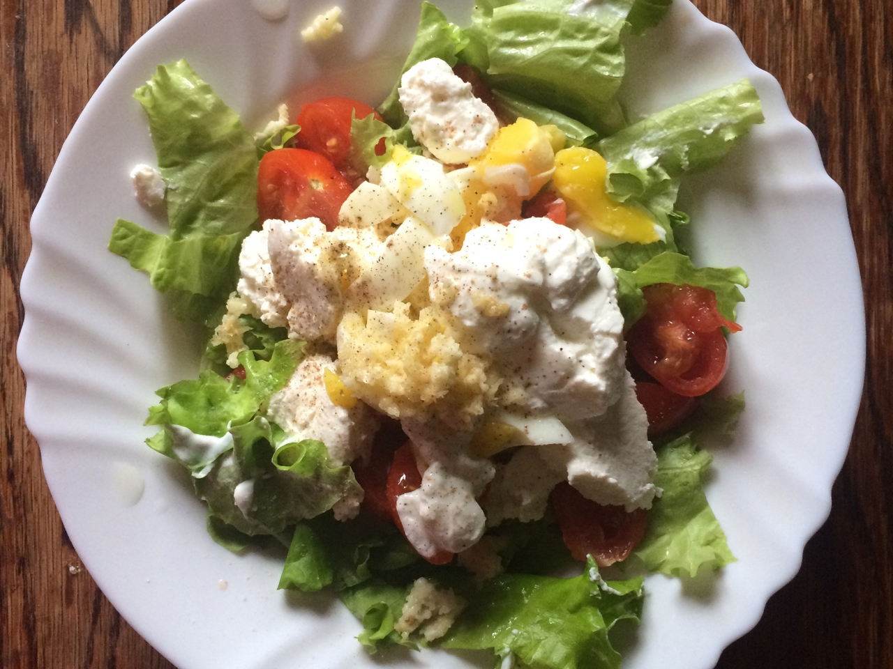 Salad with Tomatoes and Greens