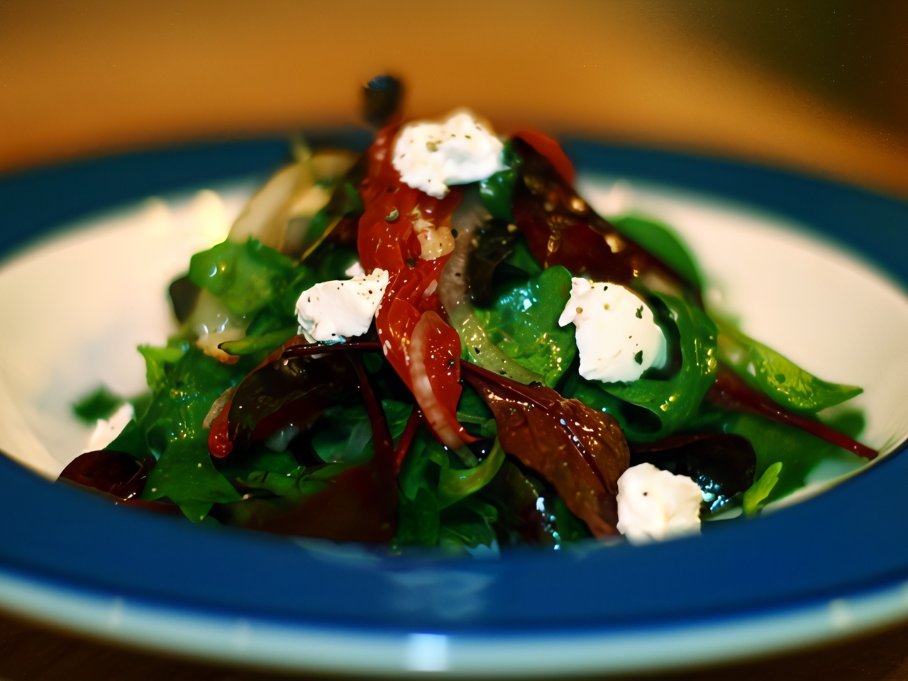 Salad with Sun-Dried Tomatoes and Goat Cheese