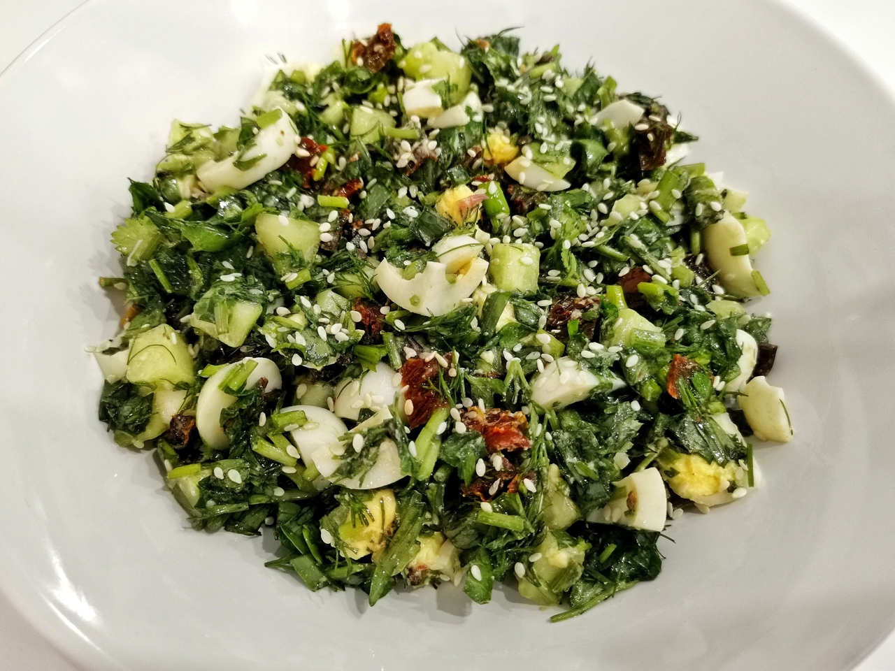 Salad with Sun-Dried Tomatoes
