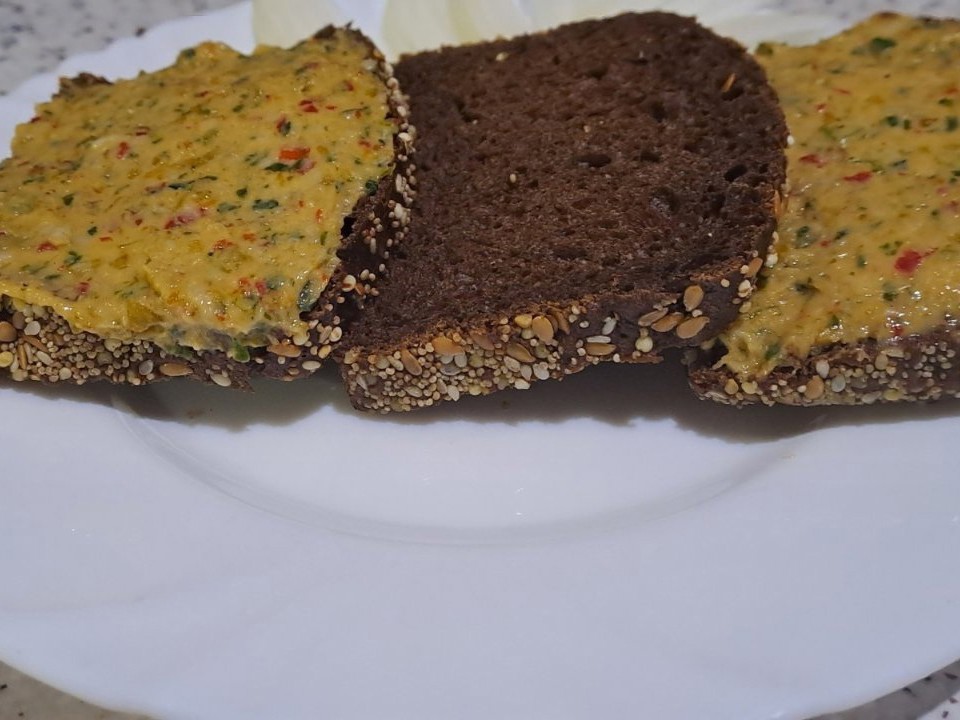 Lard Spread with Garlic, Parsley, Hot and Sweet Peppers