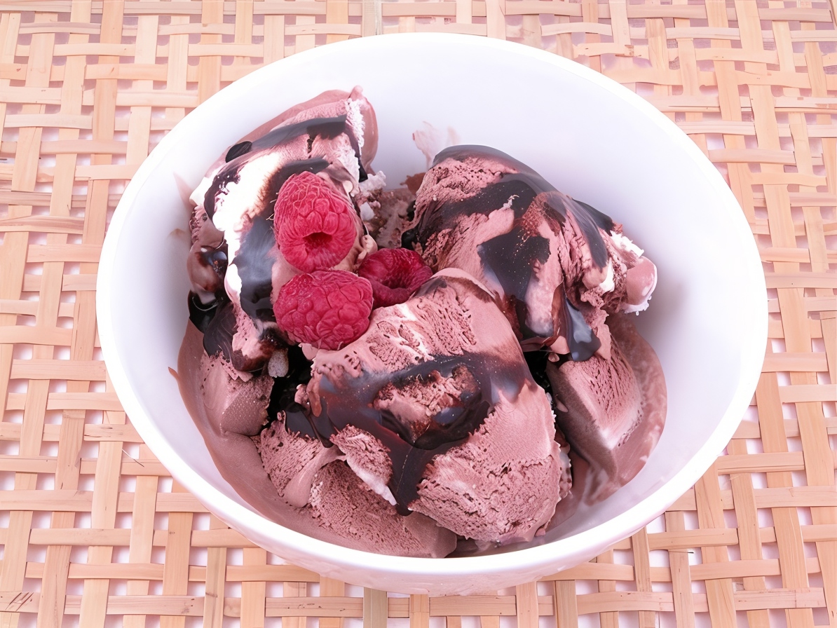 Sundae with Hot Chocolate Sauce and Raspberries