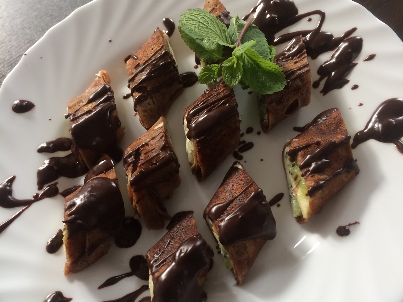 Chocolate Rolls with Apples and Oranges