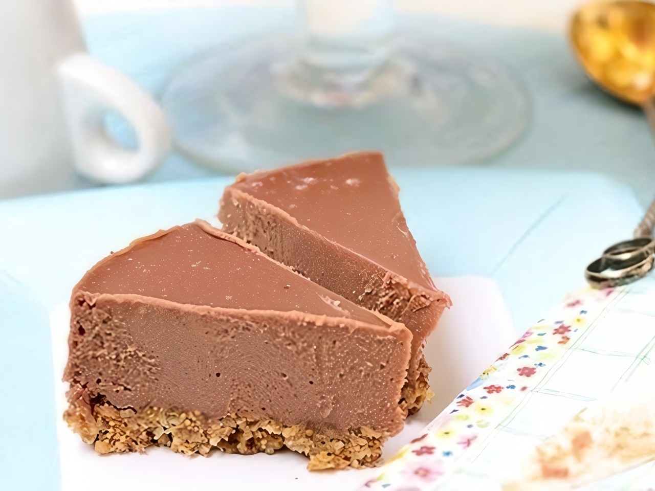 Chocolate Cake with Cashews and Dates (No Bake)