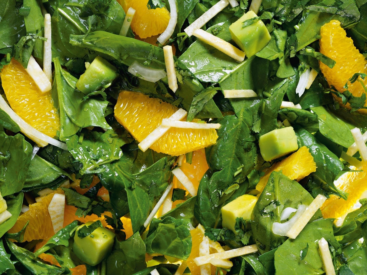 Spinach Salad with Orange and Turnip