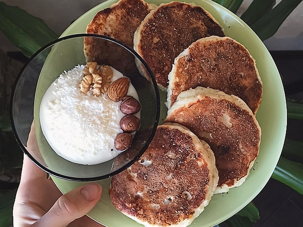 Сырники на рисовой муке с шоколадом и бананами