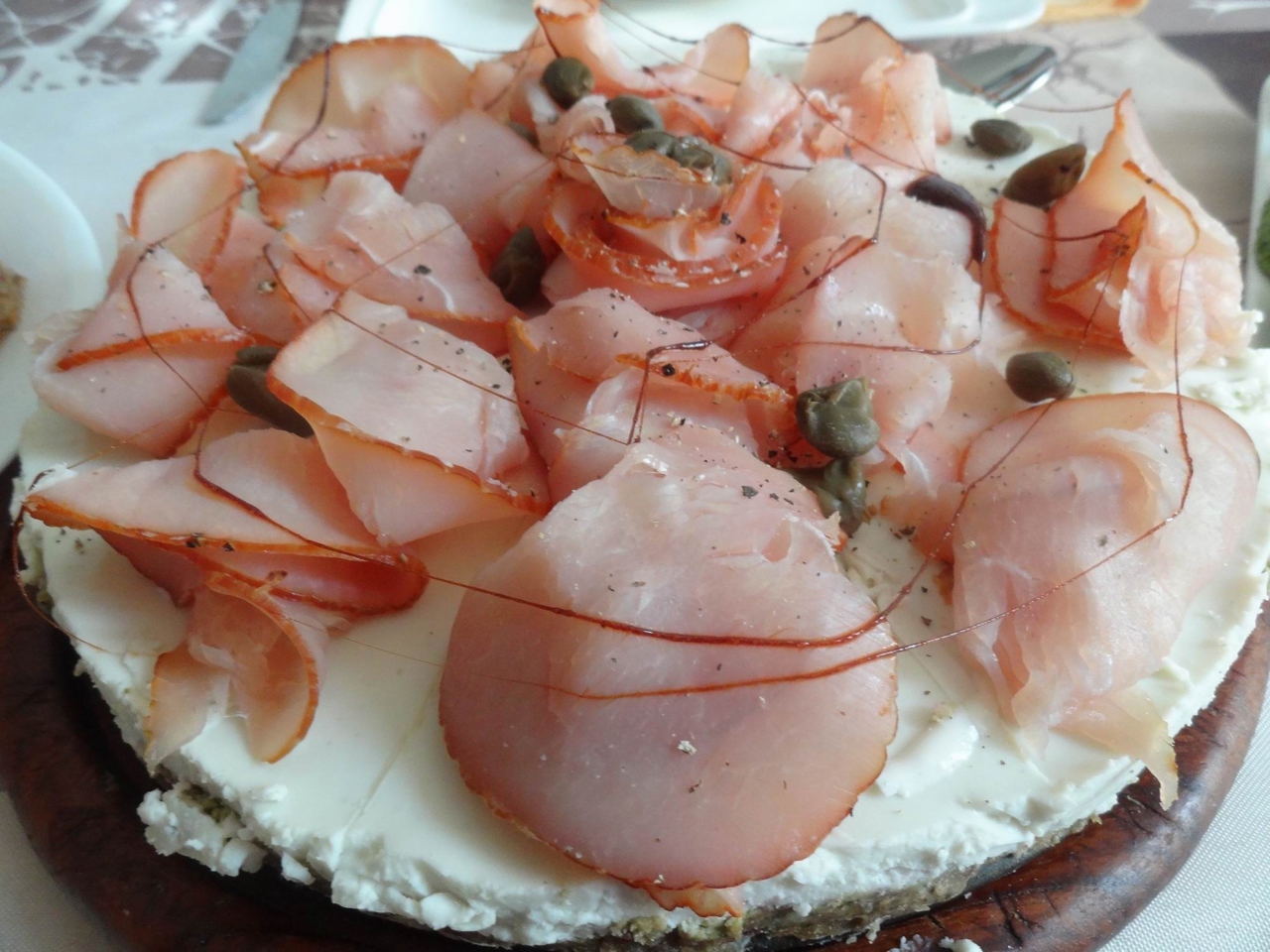 Creamy Roquefort Cake with Arugula and Prosciutto