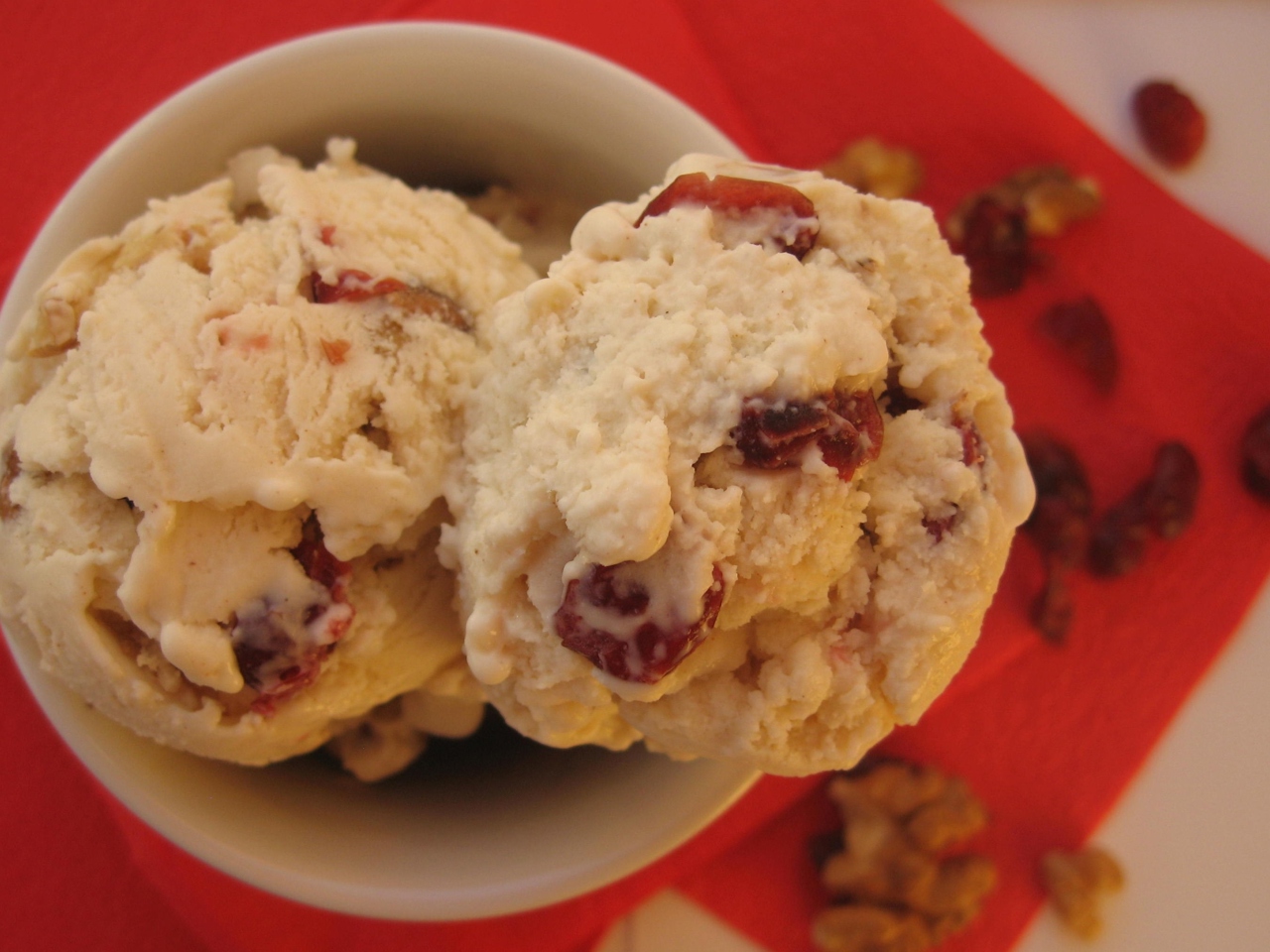 Creamy Ice Cream with Dried Cranberries and Walnuts