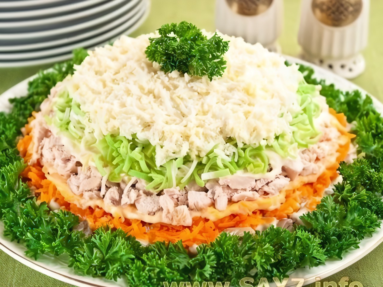 Layered Chicken Salad with Mushrooms and Leeks