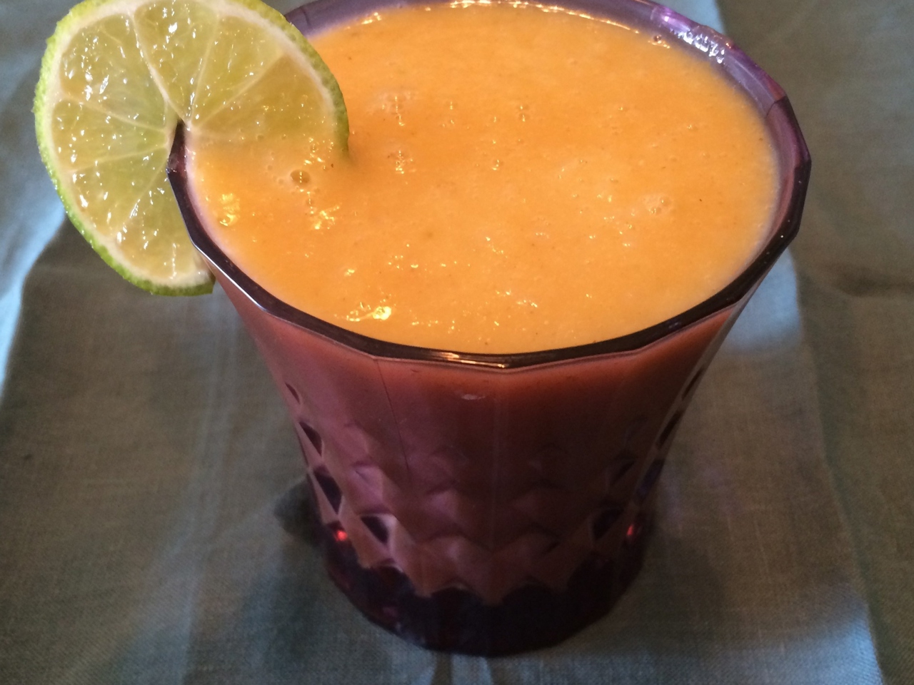 Mango and Pear Smoothie with Buckwheat Flakes