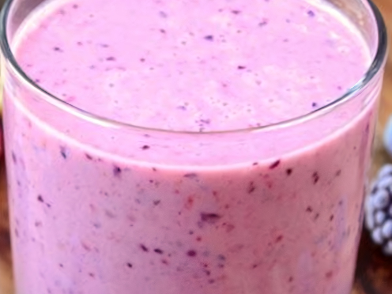 Celery, Blueberry, Banana, and Lemon Juice Smoothie