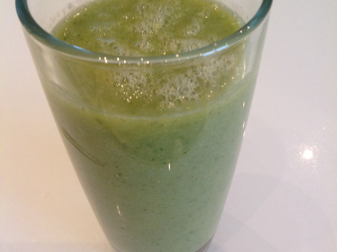 Smoothie with Tarragon and Feijoa