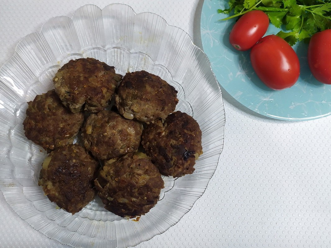 Juicy Cutlets with Eggplant