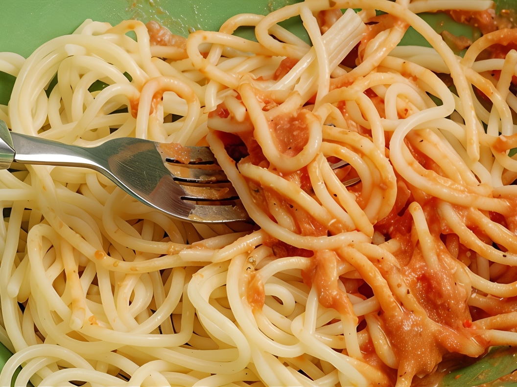Spaghetti with Olive Oil, Garlic, and Red Pepper