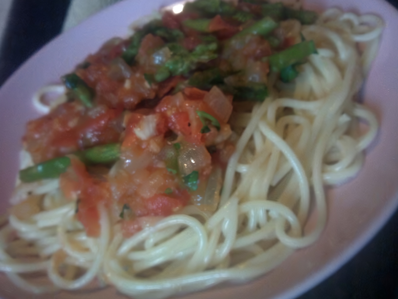 Spaghetti with Green Asparagus, Tomatoes, and Cilantro