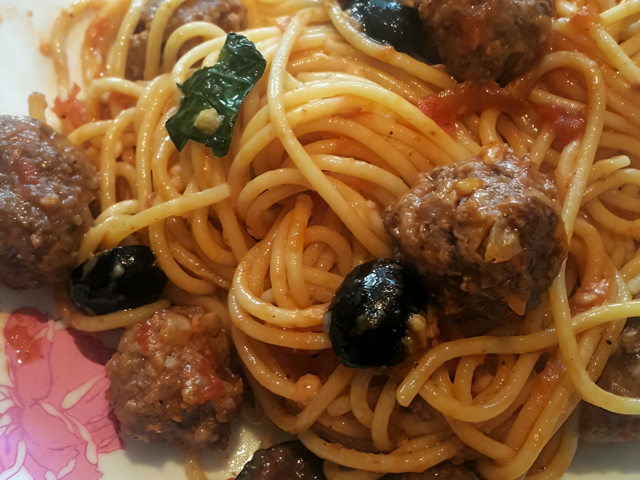 Spaghetti in Tomato Sauce with Meatballs