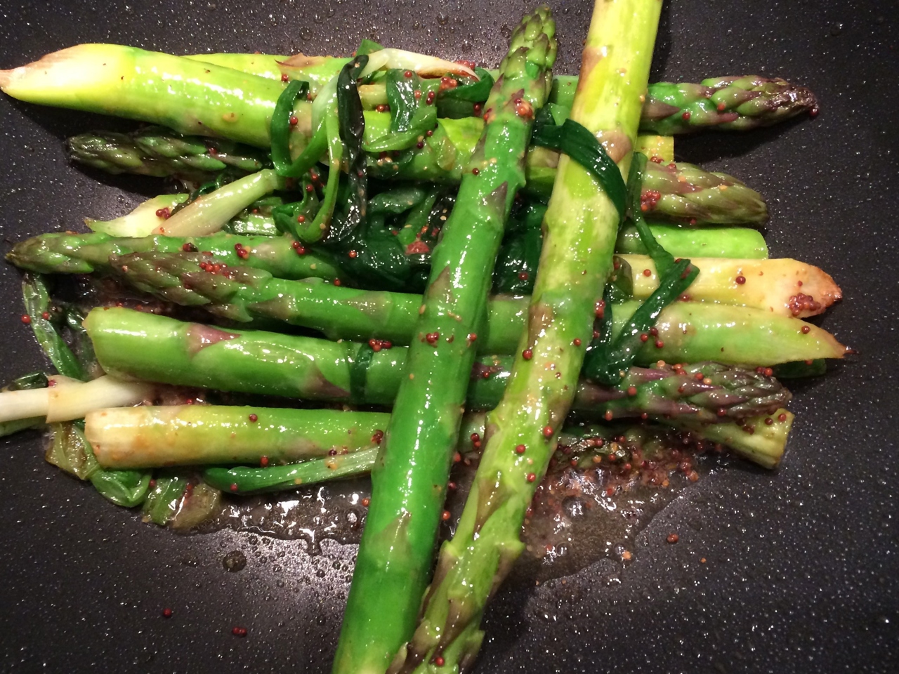 Grilled Asparagus with Green Onions